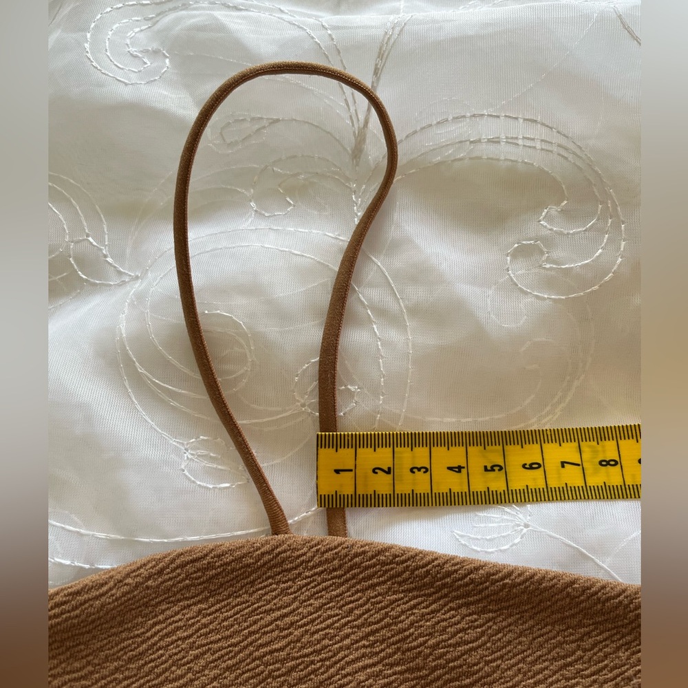 Boohoo Size 4 Sleeveless Tan Crop Top - Picture 5 of 7